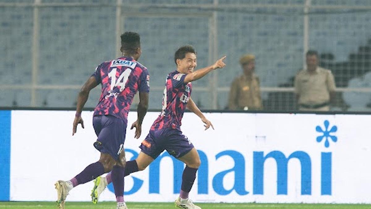 ISL 202324 Kerala Blasters beats East Bengal after Daisuke and